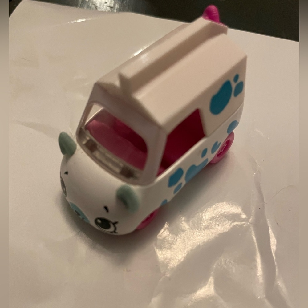 Shopkins milk truck Cute White and Blue Toy Van